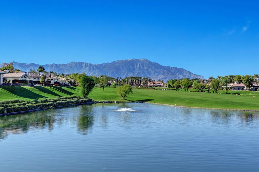 241 Arrowhead Drive, Palm Desert