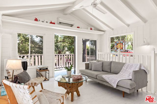 1553 Penny Road, Topanga
