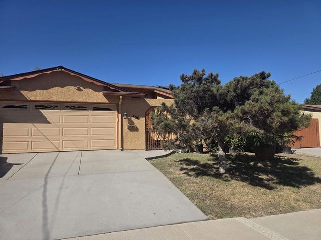 450 Broadview Street, Spring Valley
