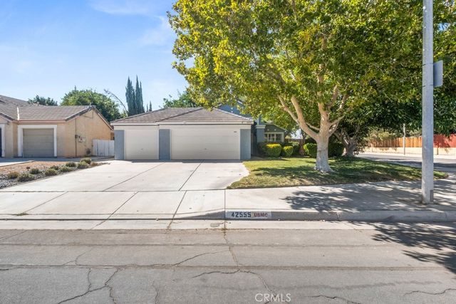 42555 La Gabriella Drive, Lancaster