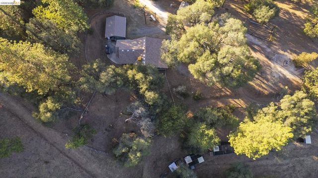 18855 Providence Mine Rd, Tuolumne