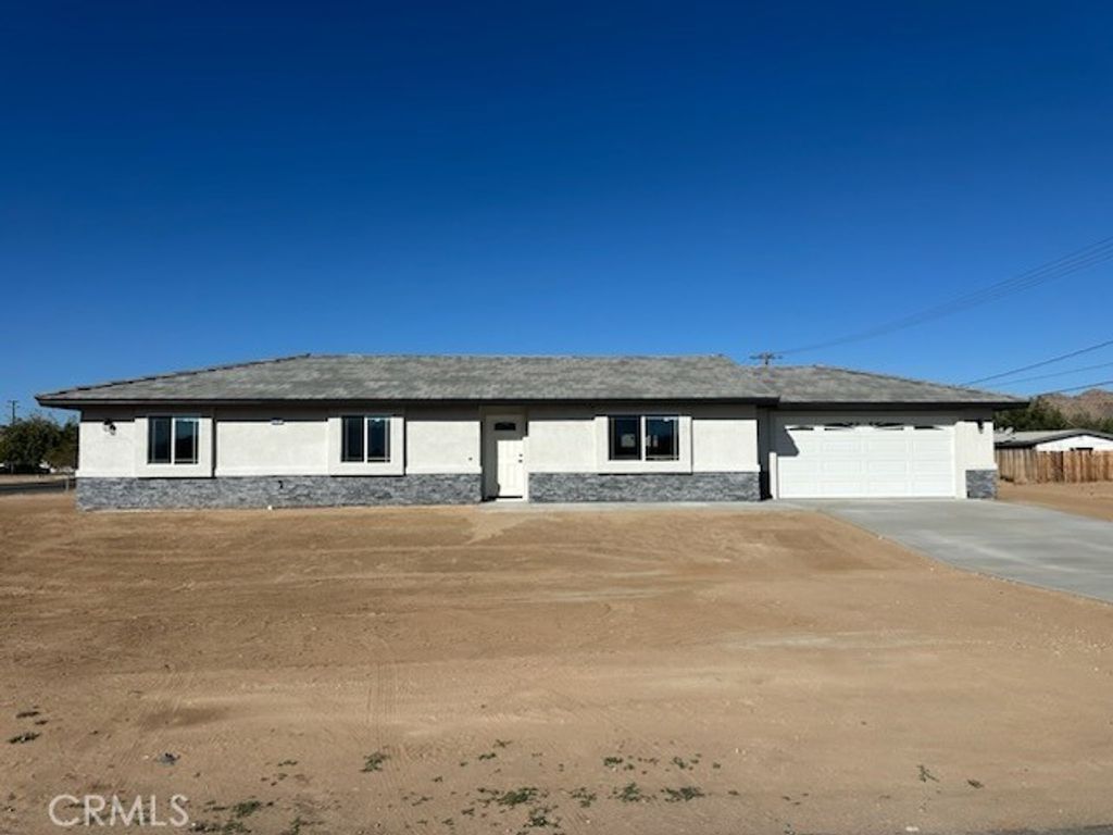 15355 Straight Arrow, Apple Valley