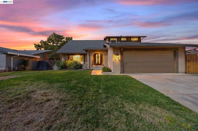 9852 Vista Grande Way, Elk Grove