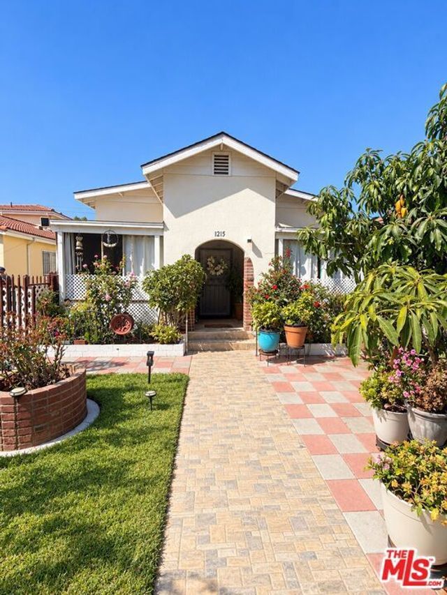 1215 W 59th Street, Los Angeles