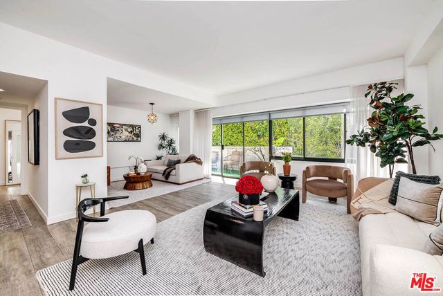7135 Hollywood Boulevard # 305, Los Angeles
