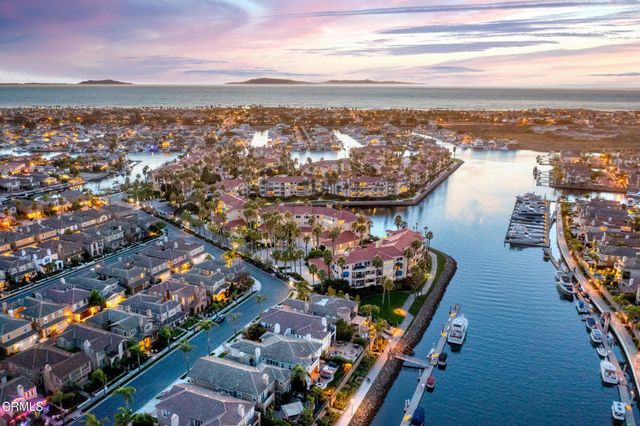 1808 Emerald Isle Way, Oxnard