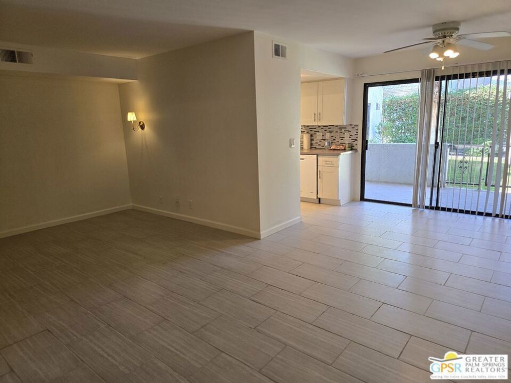 5301 E Waverly Drive # 219, Palm Springs
