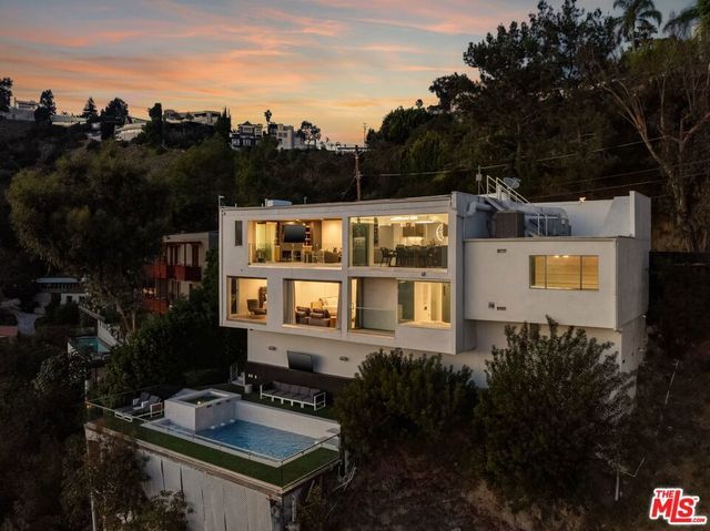 8620 Hillside Avenue, West Hollywood