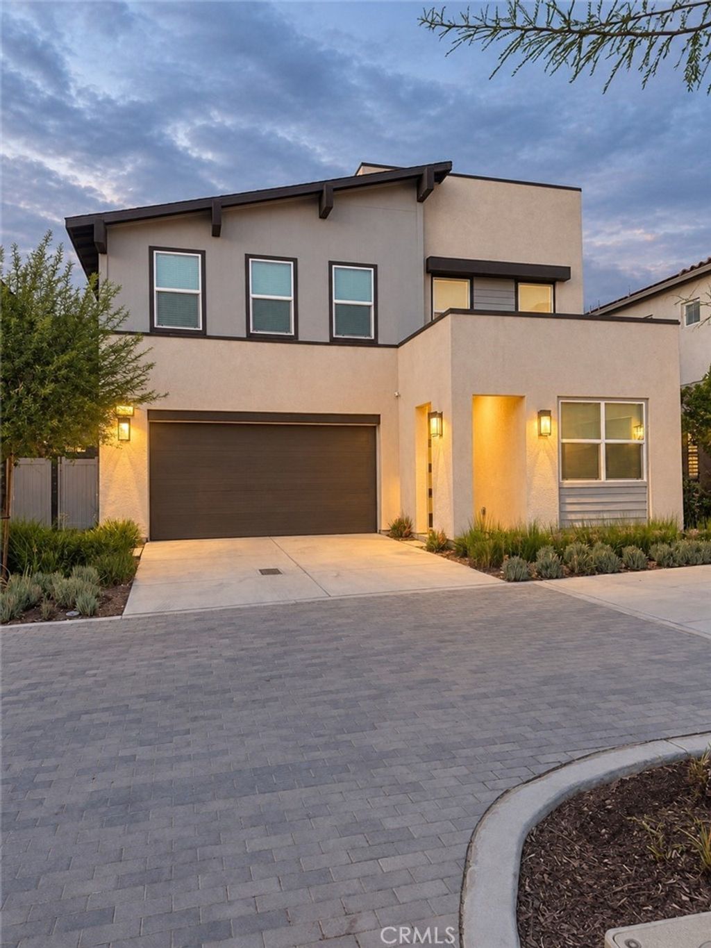 15946 Caterpillar, Fontana