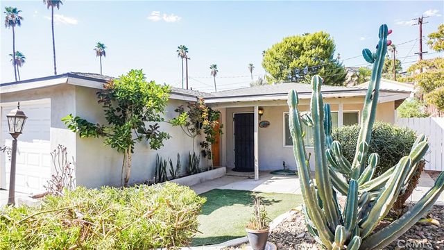 7353 Pontoosuc, Riverside