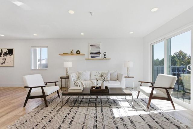 601 Leahy Street # 301, Redwood City
