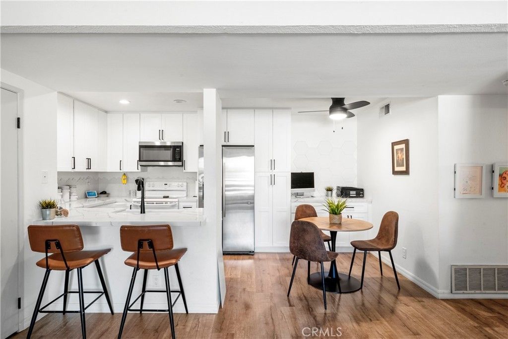 25712 Le Parc #22, Lake Forest