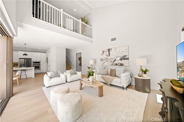 105 Yellow Iris, Irvine