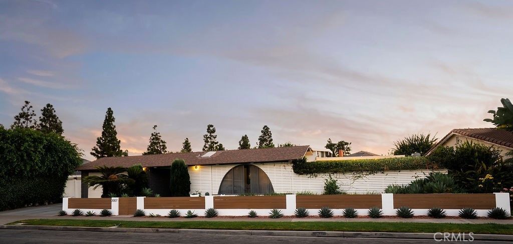 3007 Java Road, Costa Mesa