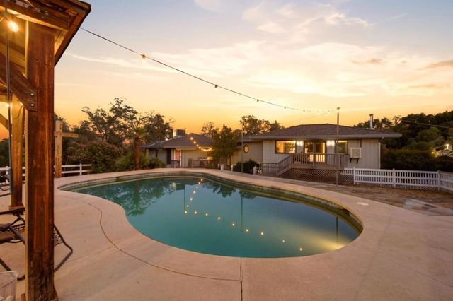 11620 Deschutes Road, Bella Vista