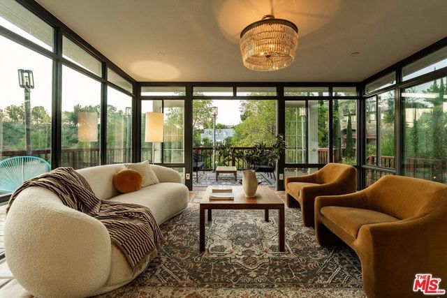 2591 Leicester Drive, Los Angeles