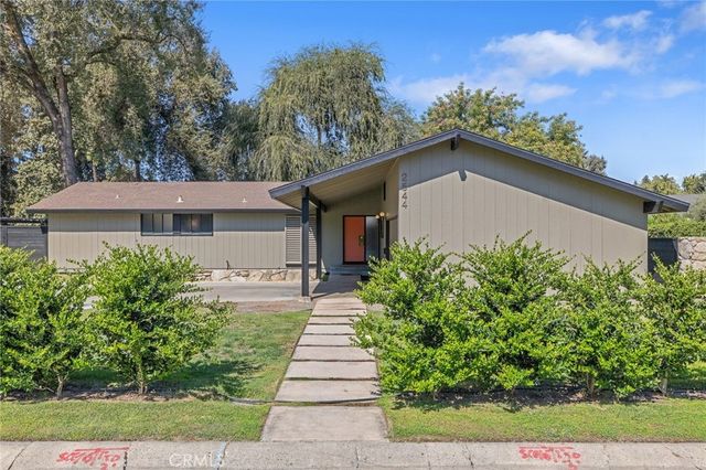 2544 W Keogh, Visalia