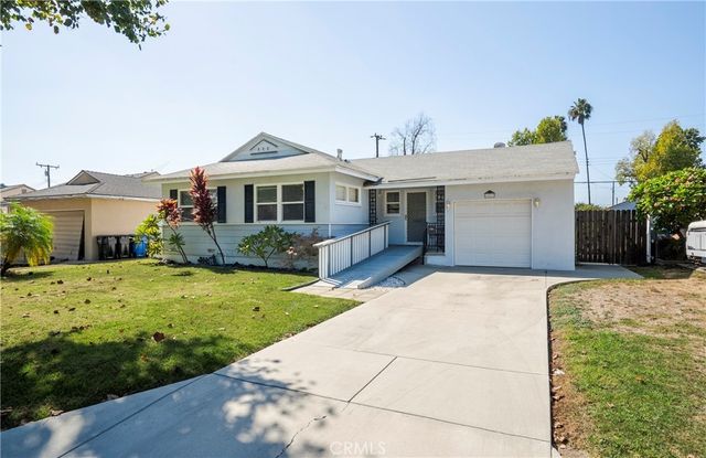 10433 La Serna Drive, Whittier