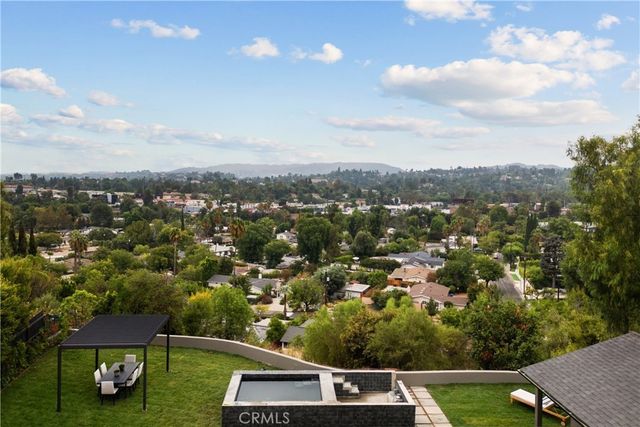 5746 Mcdonie, Woodland Hills