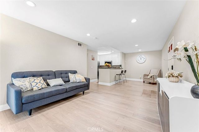 2550 San Gabriel # 105, Corona