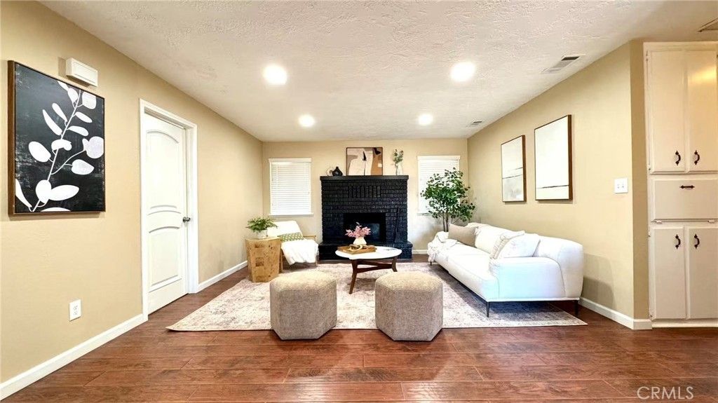 9957 Oakwood, Hesperia