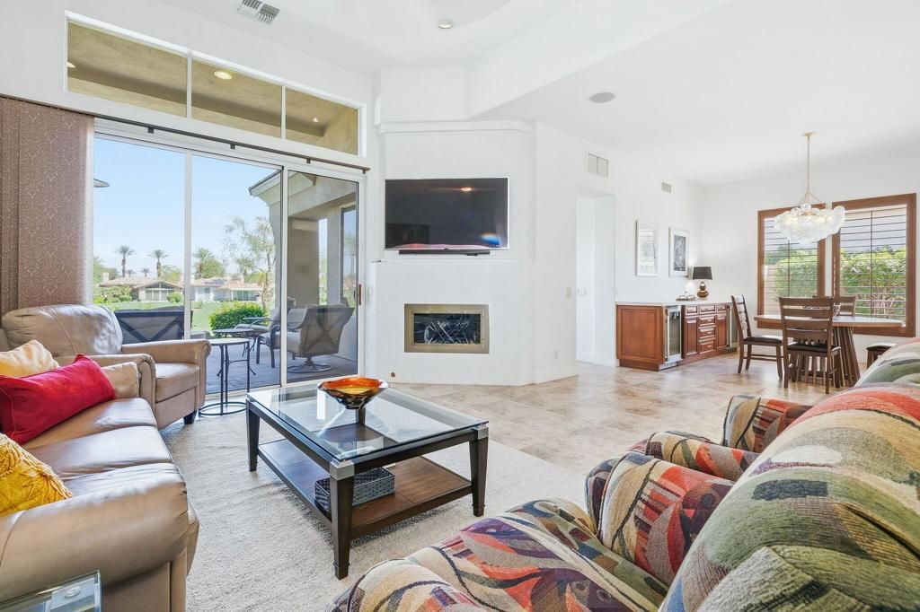 416 Desert Holly Drive, Palm Desert