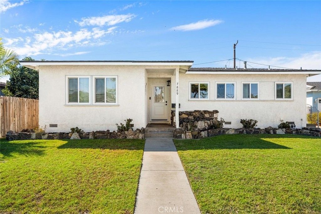 7889 La Casa Way, Buena Park