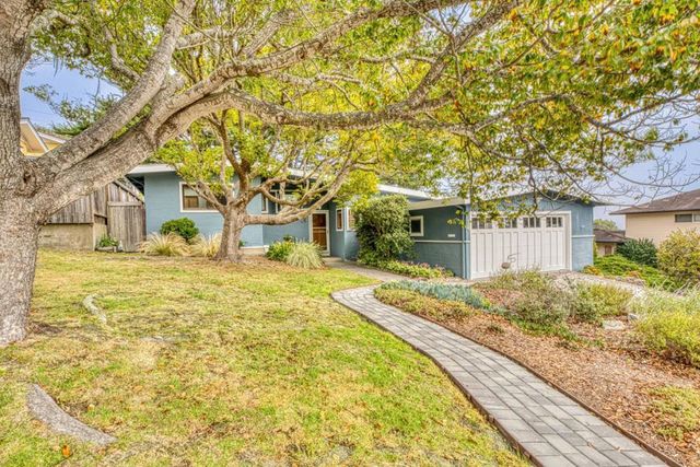 14 Shady Lane, Monterey