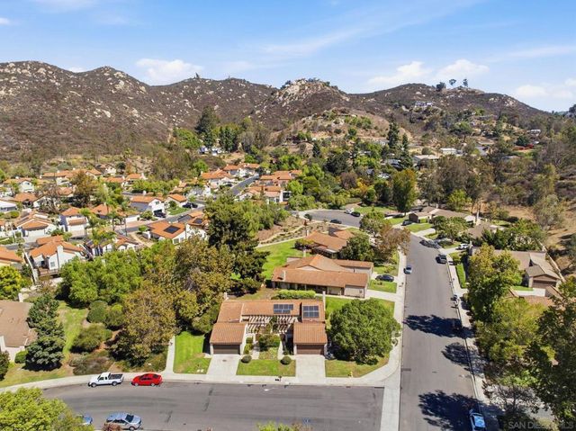 2099 Golden Circle, Escondido