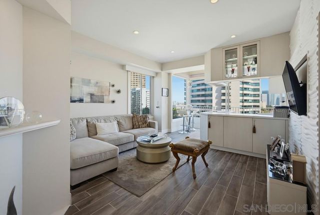 10501 Wilshire Blvd # 1005, Los Angeles