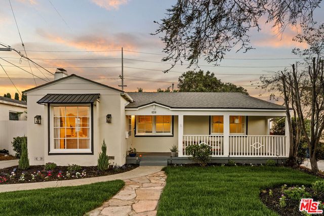 6210 W 85th Place, Los Angeles