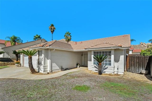 22844 Climbing Rose, Moreno Valley