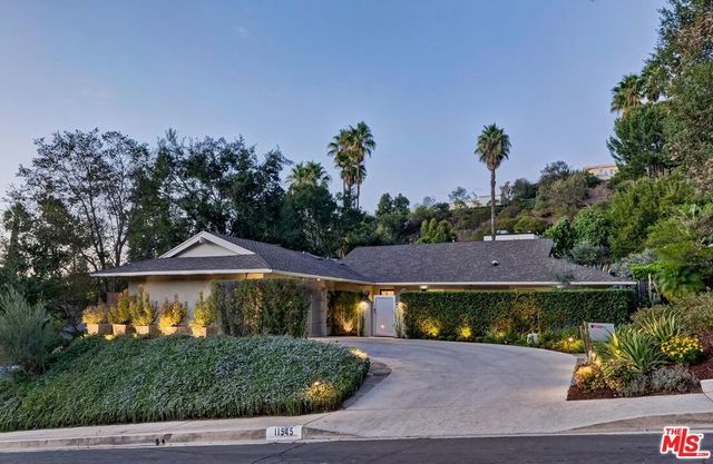 11545 Dona Cecilia Drive, Studio City