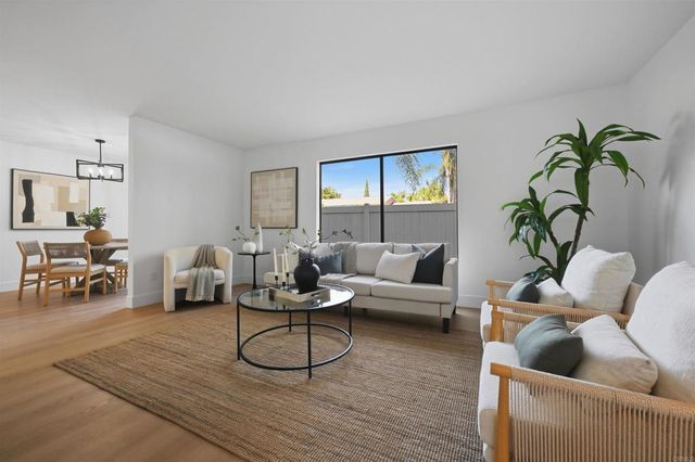 376 Forest Place, Vista