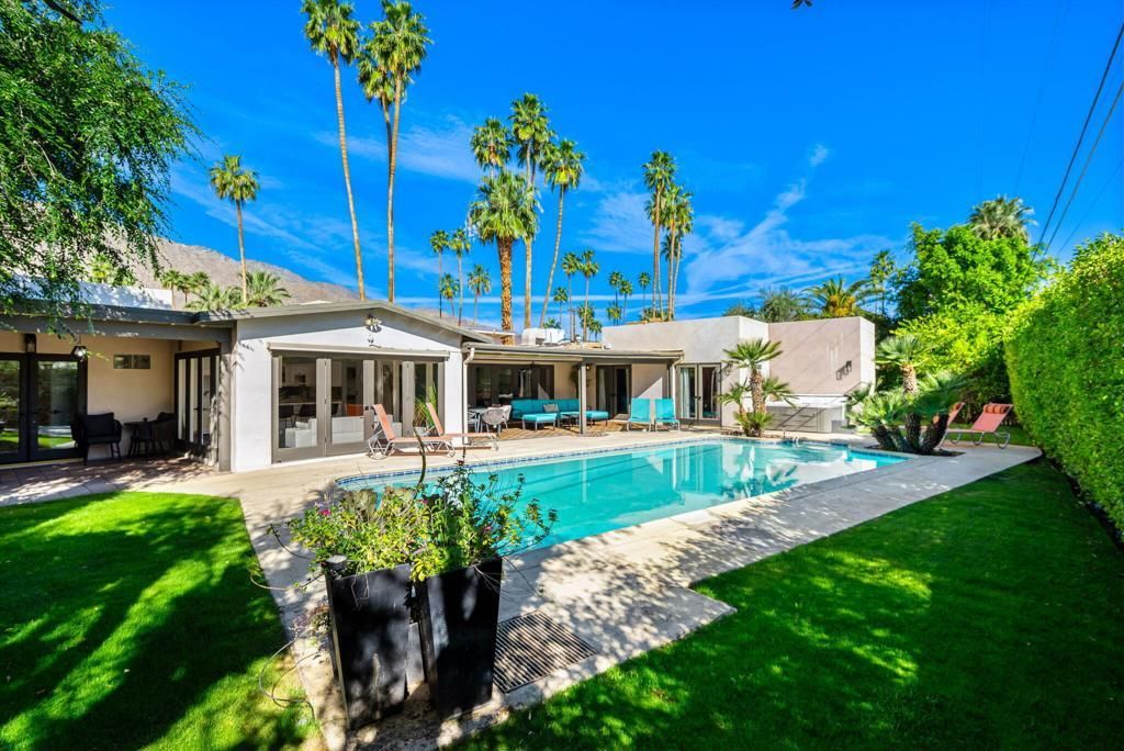 1090 S Calle De Maria, Palm Springs