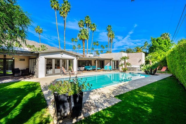 1090 S Calle De Maria, Palm Springs