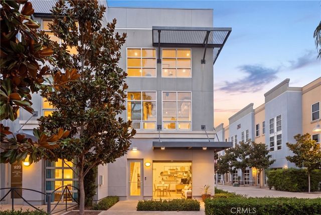 918 E Civic Center, Santa Ana