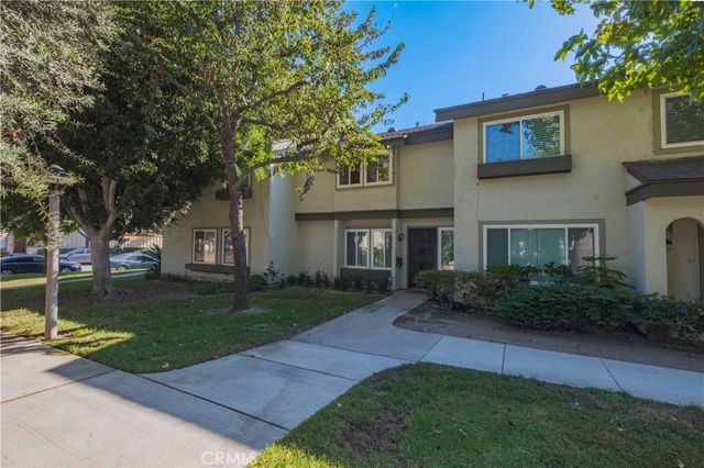9567 Karmont Avenue, South Gate