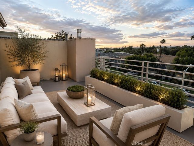 13440 Moorpark Street # 101, Sherman Oaks