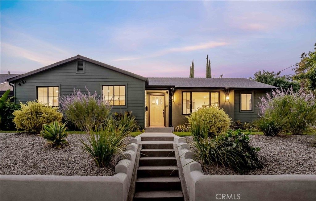 5525 Wortser Avenue, Sherman Oaks