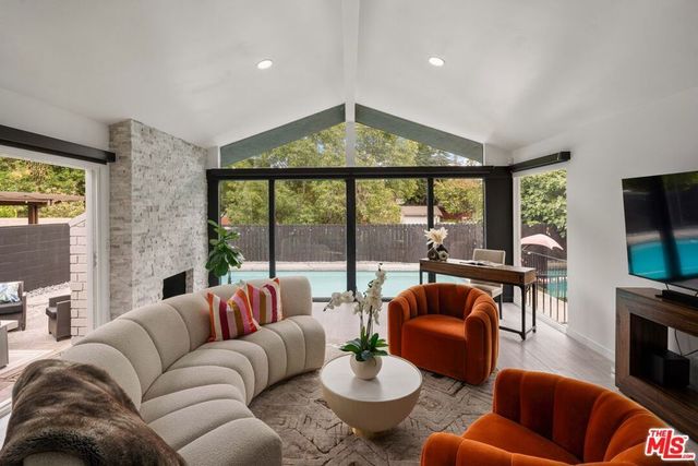 950 Whitebook Drive, La Habra