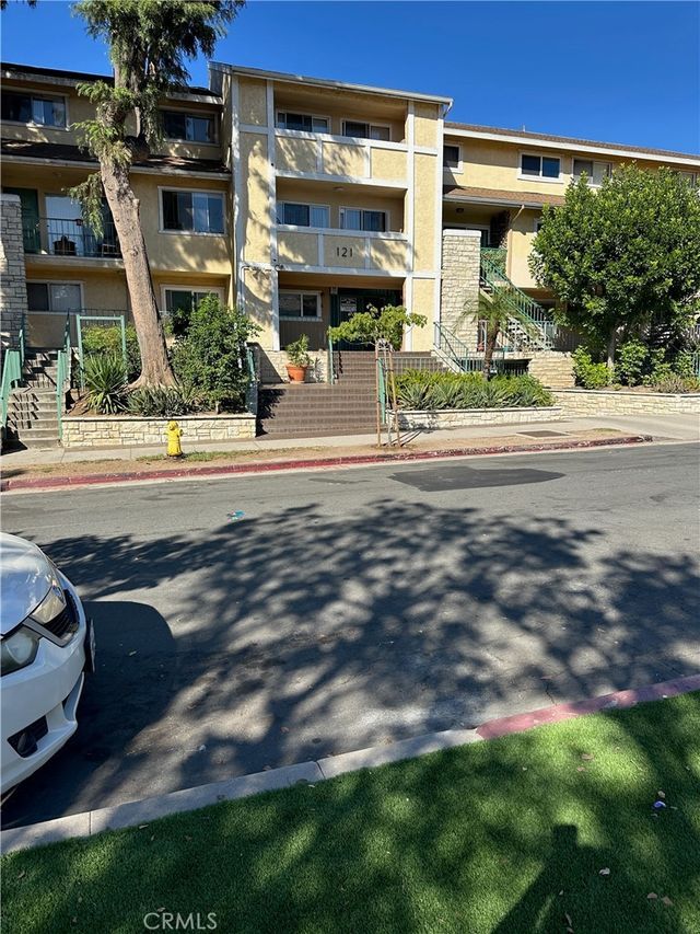 121 Sinclair # 122, Glendale