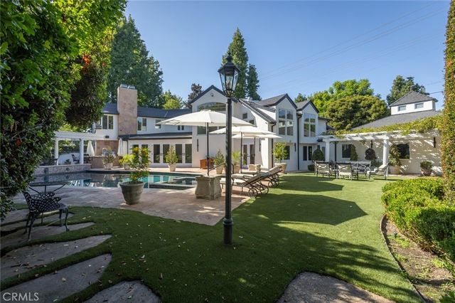 6512 Firmament, Van Nuys