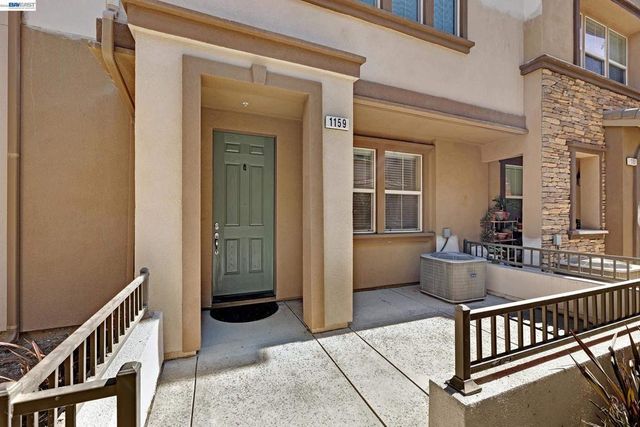 1159 Martin Luther King Dr, Hayward