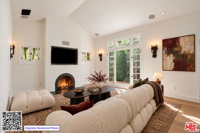934 N Sweetzer Avenue, West Hollywood