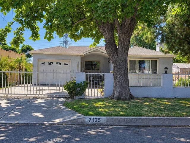 7125 Geyser Avenue, Reseda