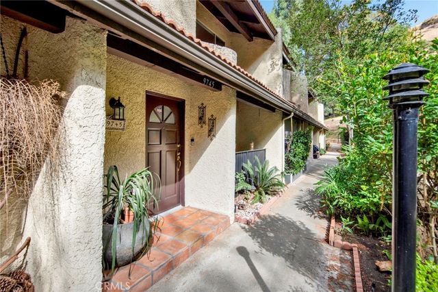 9745 Via Roma, Burbank