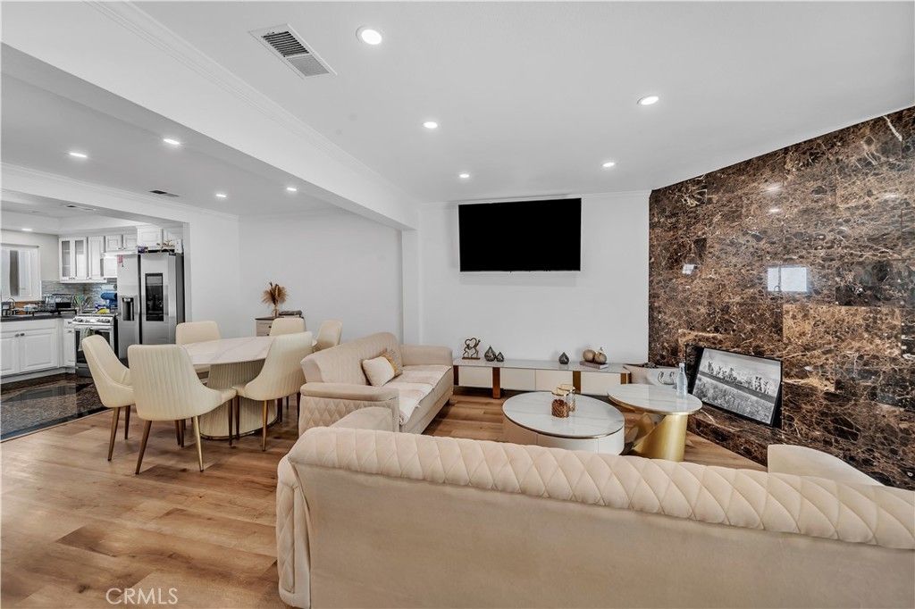 13412 Burbank, Sherman Oaks