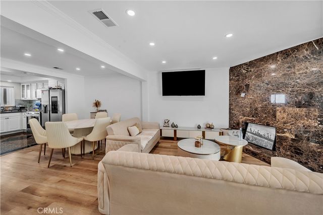 13412 Burbank, Sherman Oaks