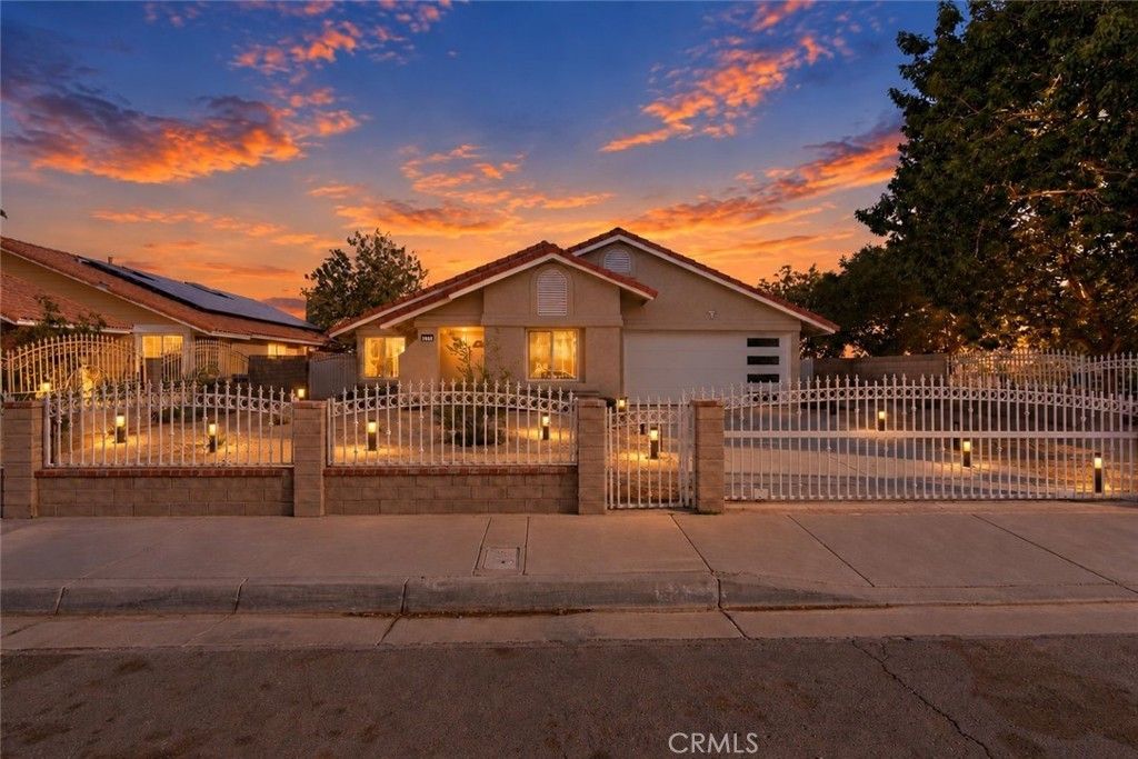 2665 E Avenue Q14, Palmdale